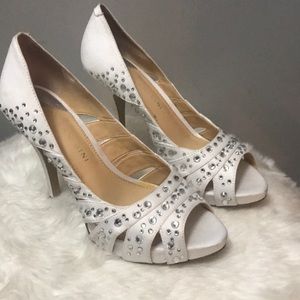Gianni Bin White Bling Pumps Size 6